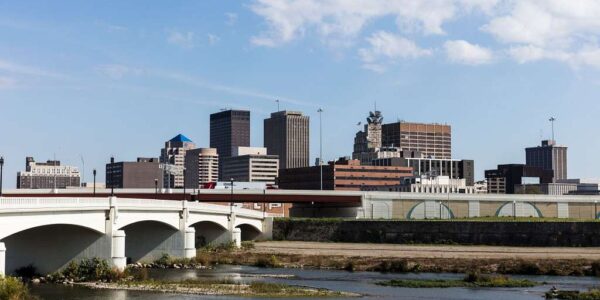 Photograph of the skyline of Dayton, Ohio, headquarters of OneFifteen addiction treatment center.
