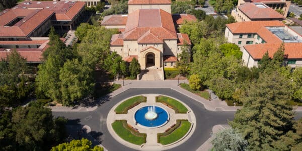 Arial photograph of the campus of Stanford University, home of addiction policy specialist Dr. Keith Humphreys of the Wu Tsai Neurosciences Institute.