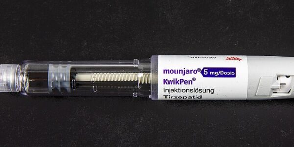 Photo of a 5mg Tirzepatid pen brand name mounjaro, a GLP-1 drug.